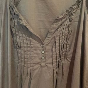 Old Navy - olive green lightweight top